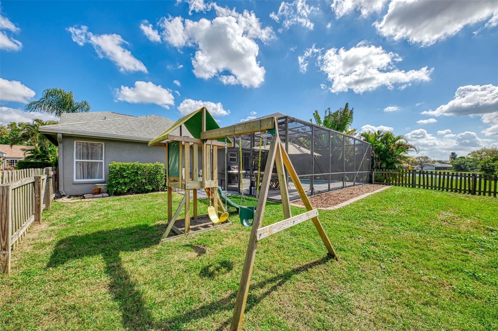 Image 51 of 60 For 5106 76th Street E