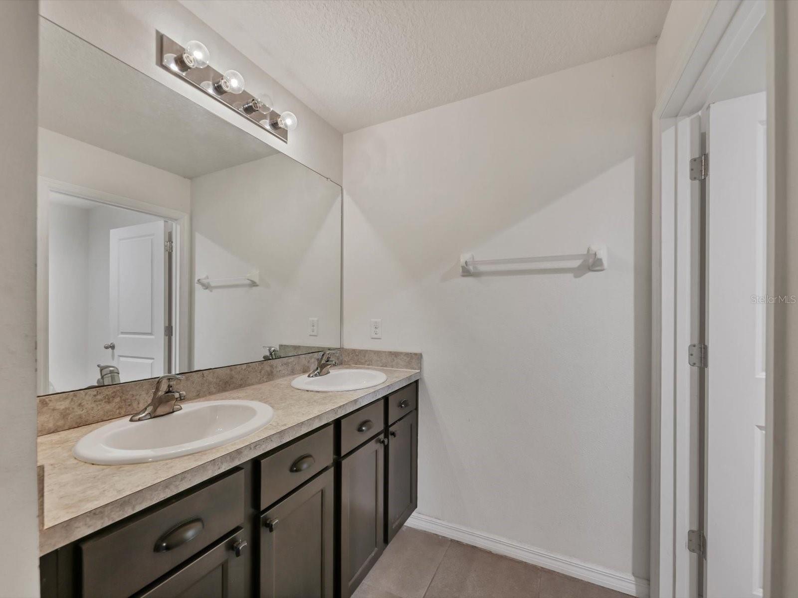 Image 34 of 55 For 10003 Geese Trail Circle