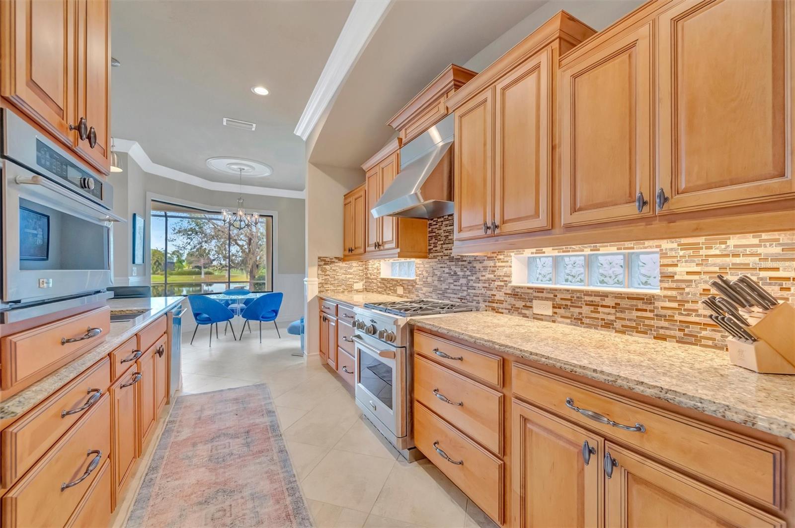 Image 14 of 32 For 15407 Helmsdale Place