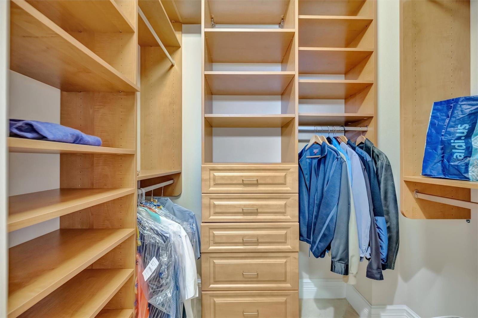 Image 18 of 32 For 15407 Helmsdale Place