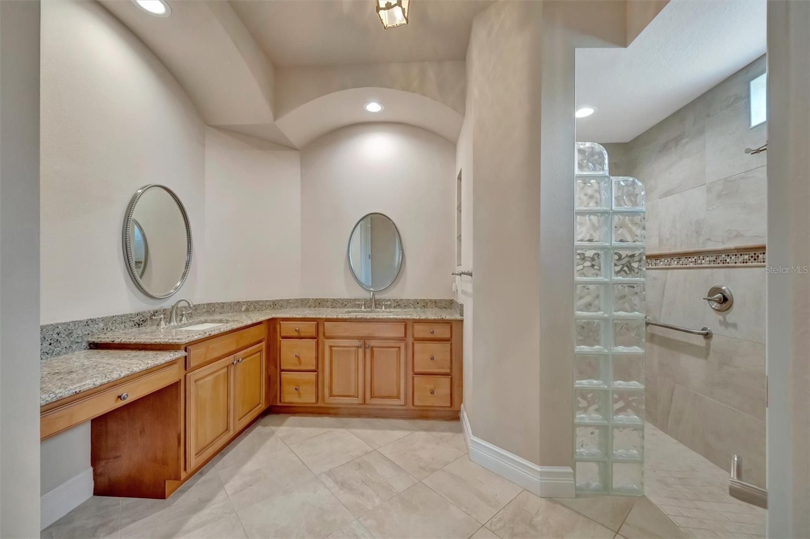 Image 19 of 32 For 15407 Helmsdale Place