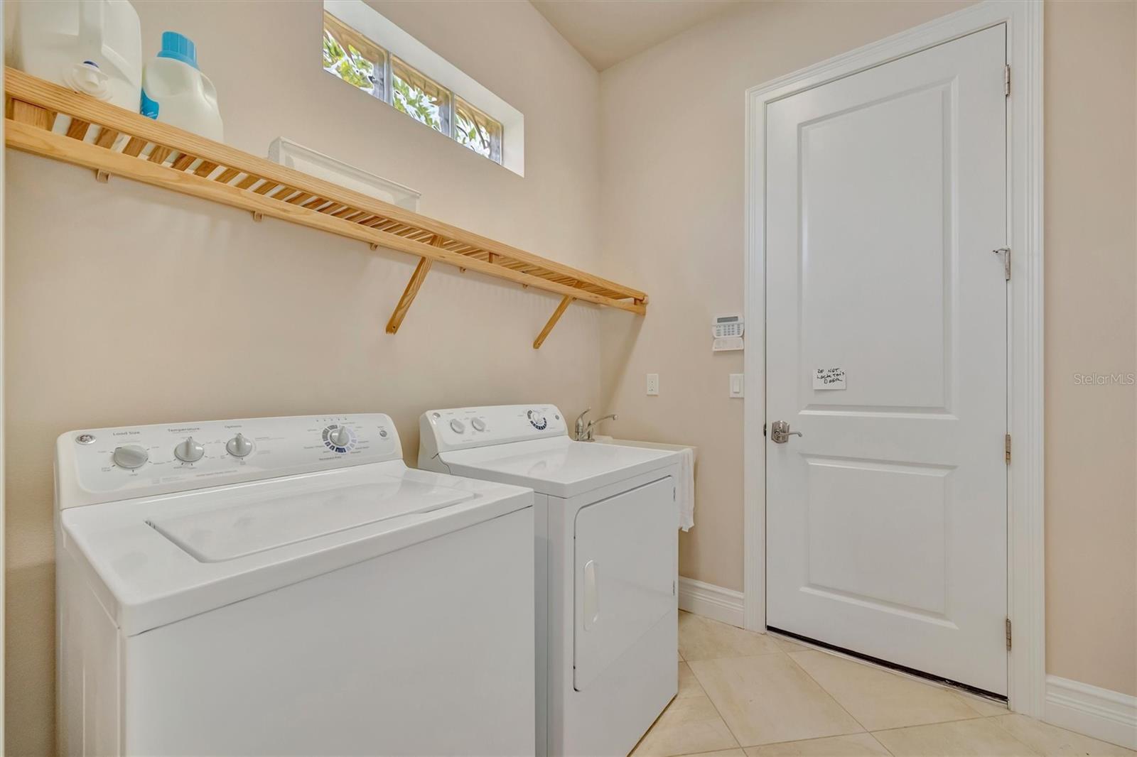 Image 20 of 32 For 15407 Helmsdale Place