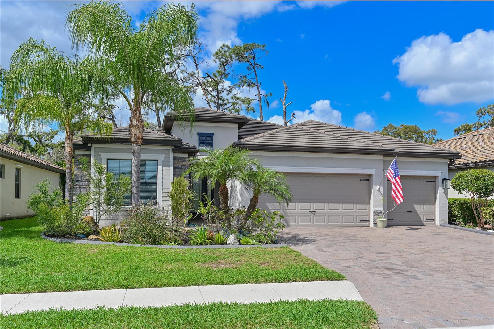 Details for 706 Acacia Court, BRADENTON, FL 34212