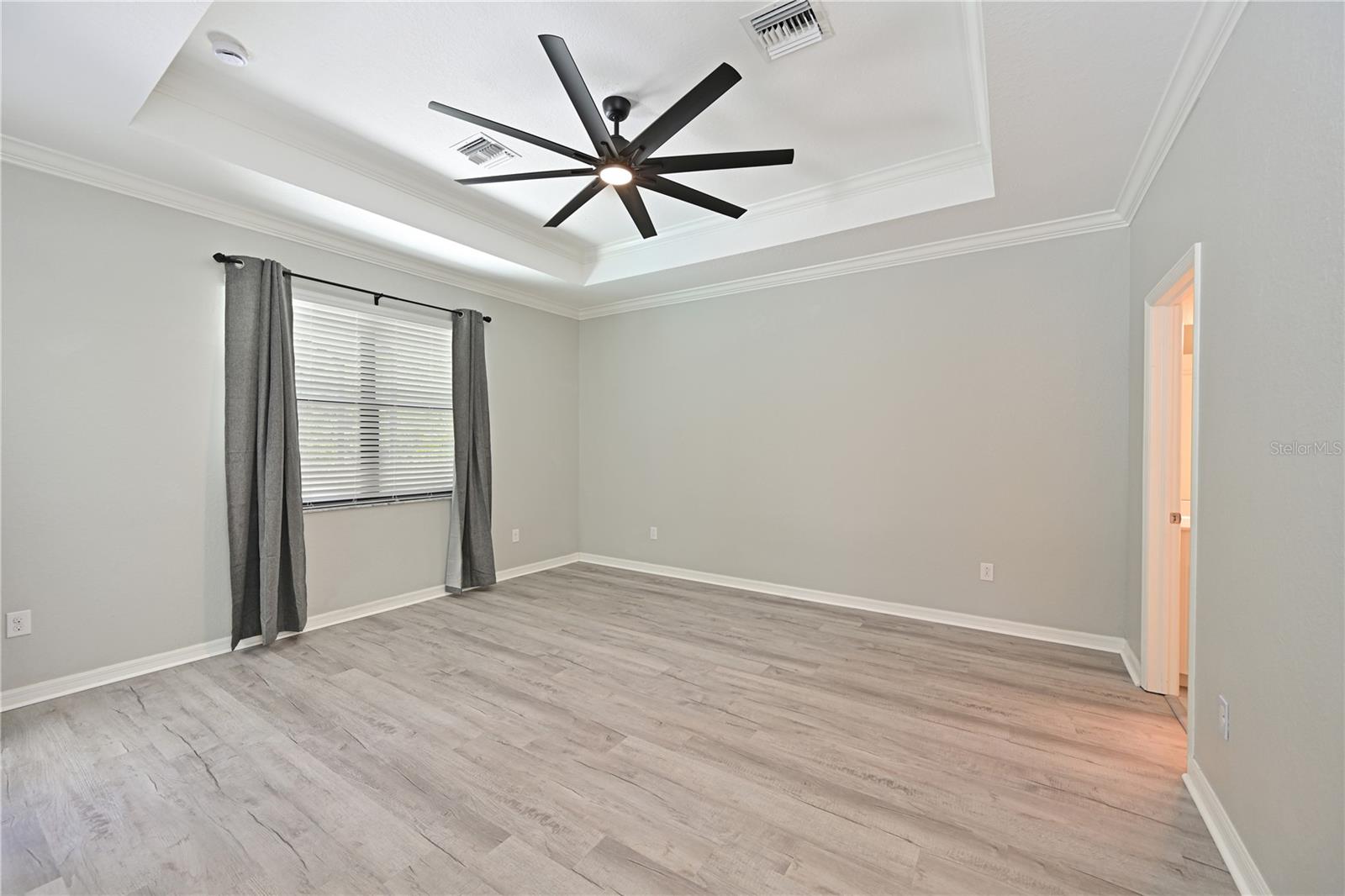 Image 12 of 46 For 706 Acacia Court