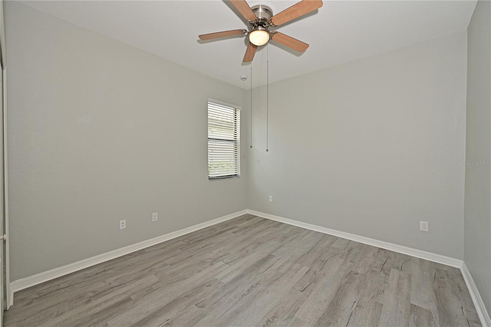 Image 18 of 46 For 706 Acacia Court