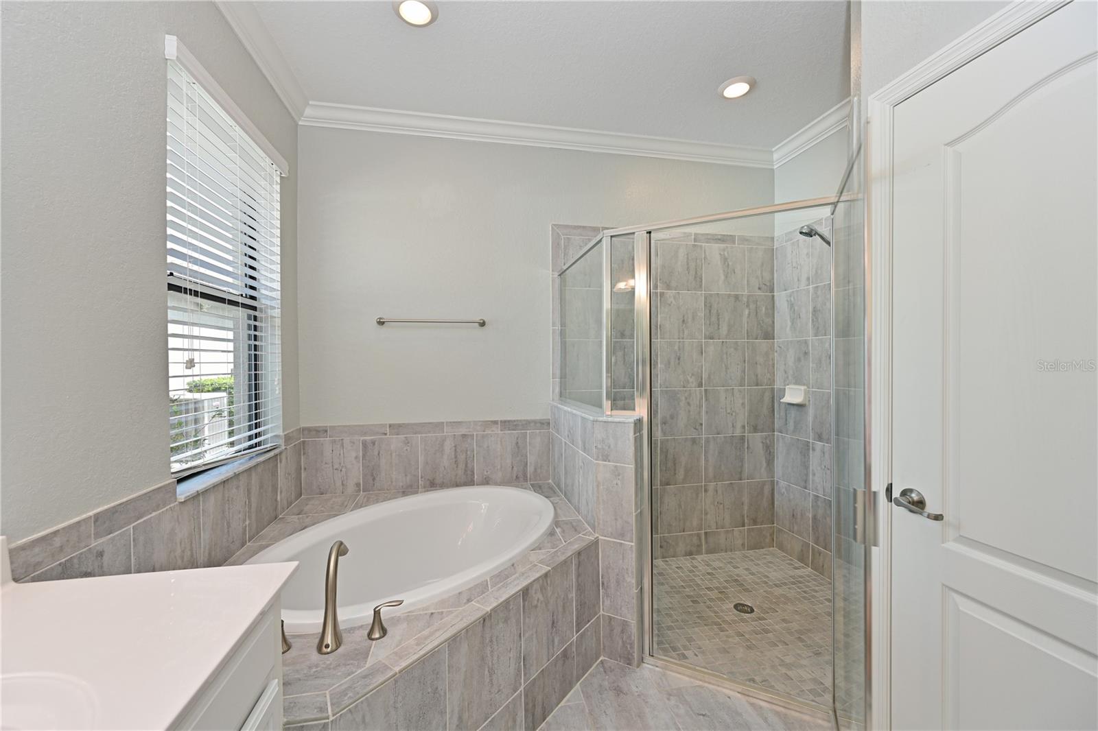 Image 38 of 46 For 706 Acacia Court