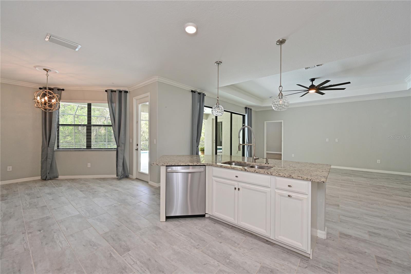 Image 40 of 46 For 706 Acacia Court