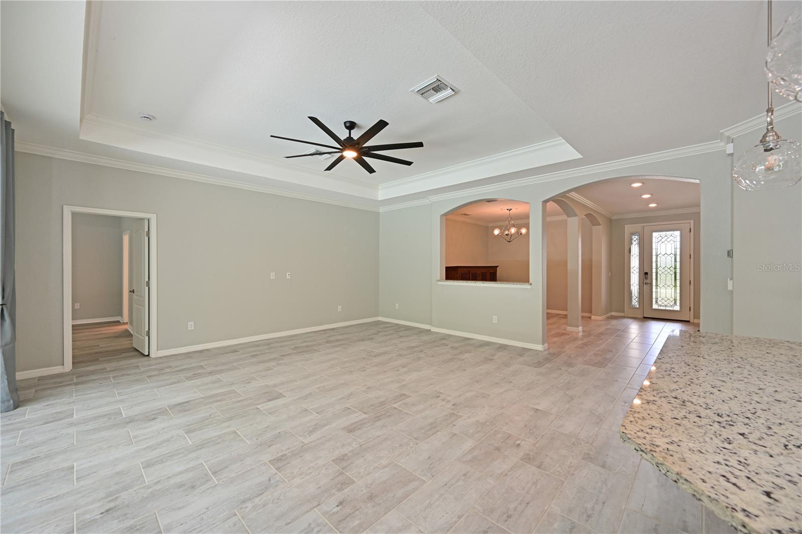 Image 8 of 46 For 706 Acacia Court