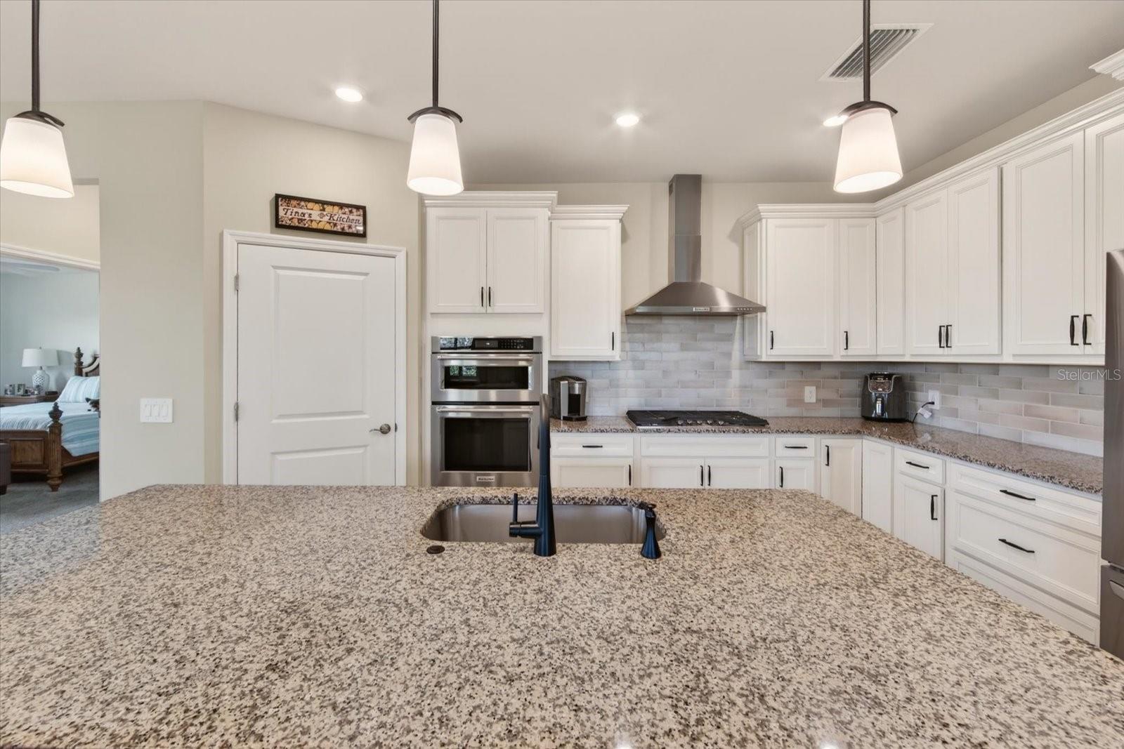 Image 40 of 95 For 17905 Manchester Place