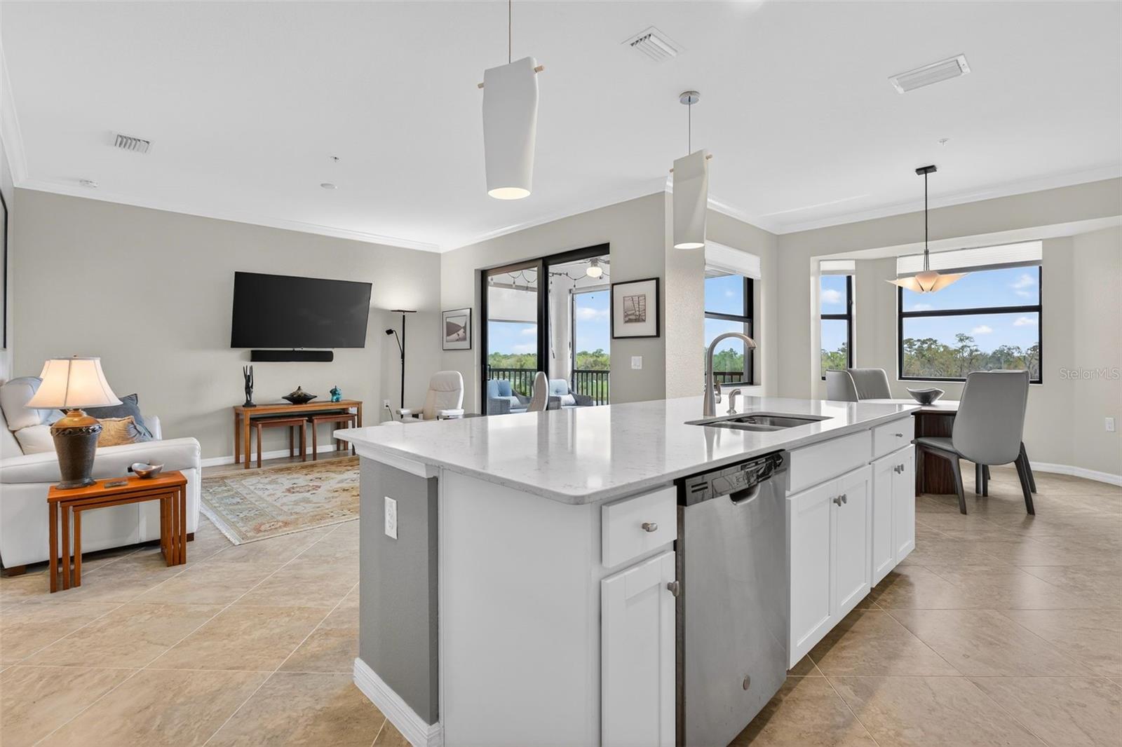 Image 23 of 68 For 17520 Gawthrop Drive 401