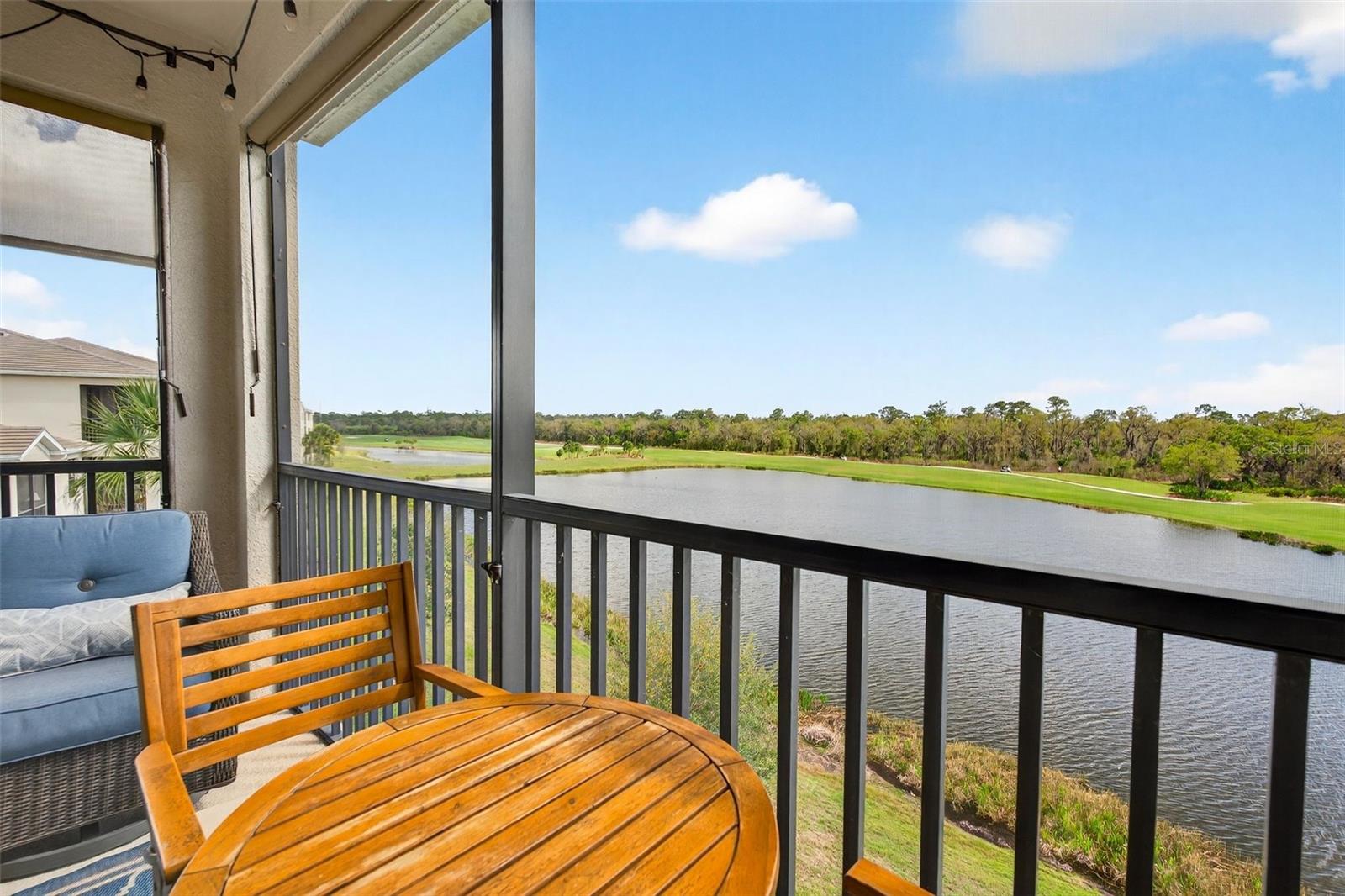 Image 37 of 68 For 17520 Gawthrop Drive 401