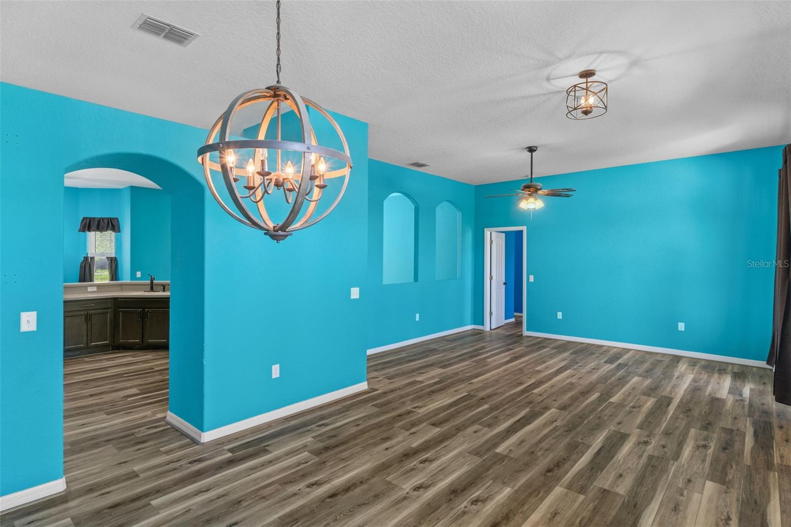 Image 11 of 49 For 17478 Maberly Road