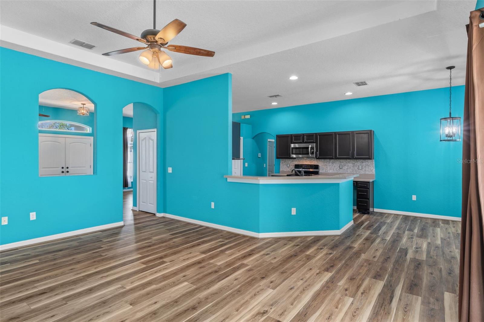 Image 18 of 49 For 17478 Maberly Road