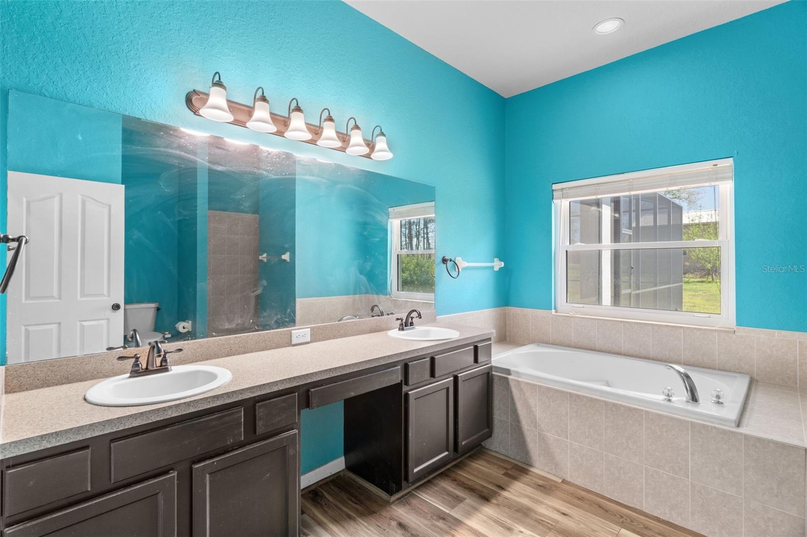 Image 28 of 49 For 17478 Maberly Road