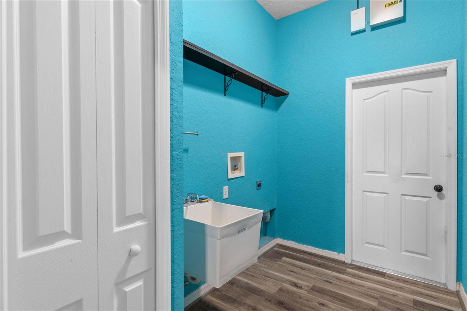 Image 30 of 49 For 17478 Maberly Road