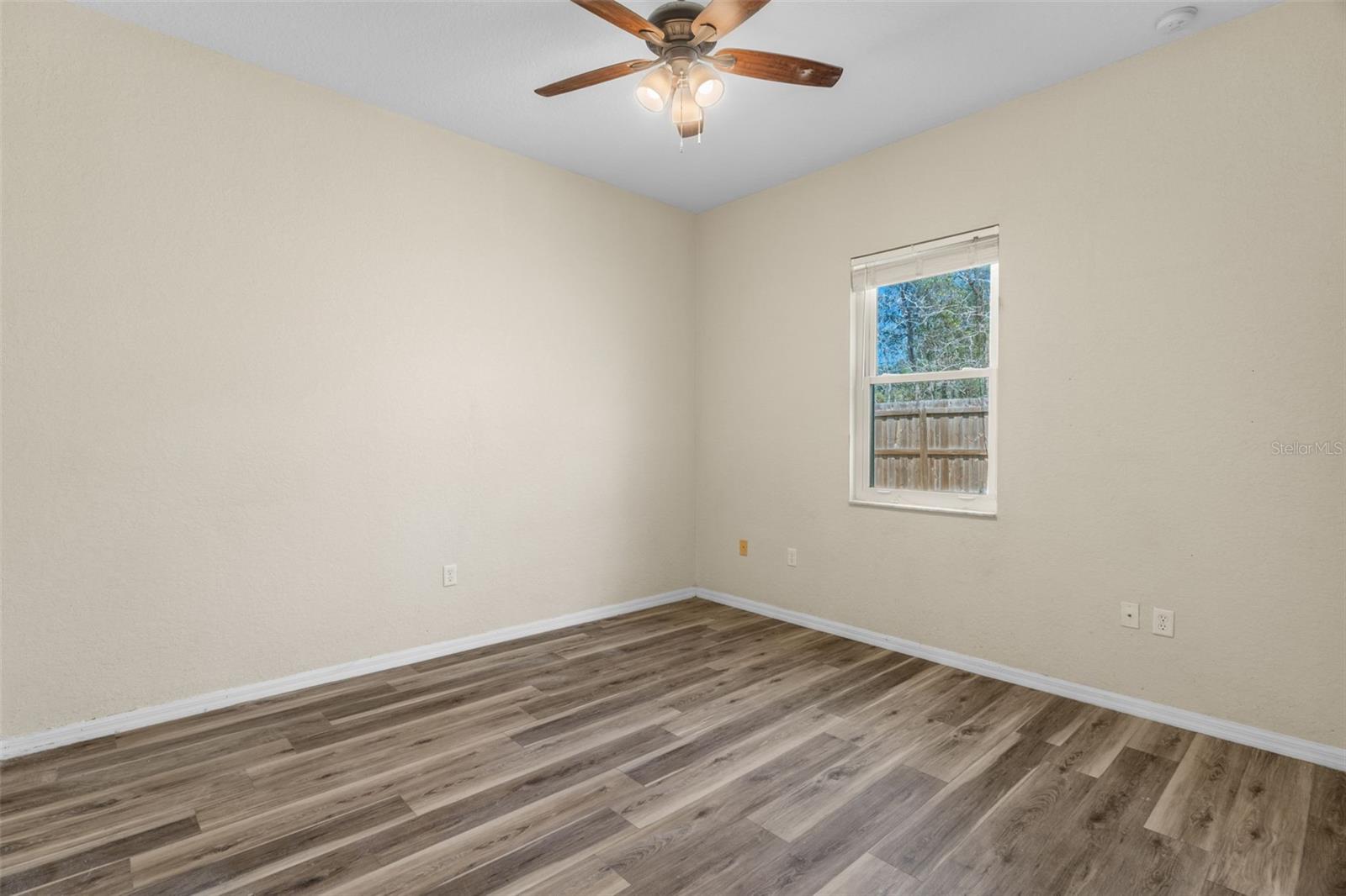 Image 31 of 49 For 17478 Maberly Road