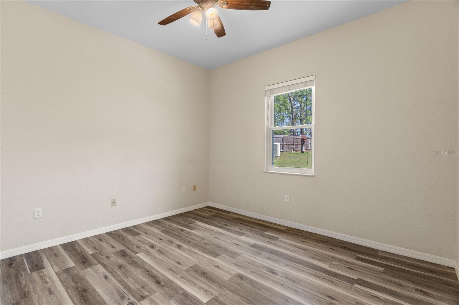 Image 33 of 49 For 17478 Maberly Road