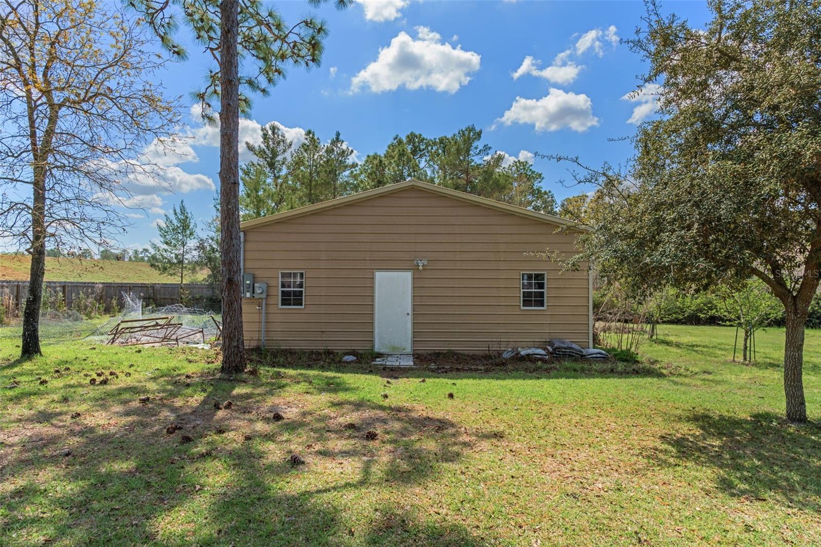 Image 39 of 49 For 17478 Maberly Road