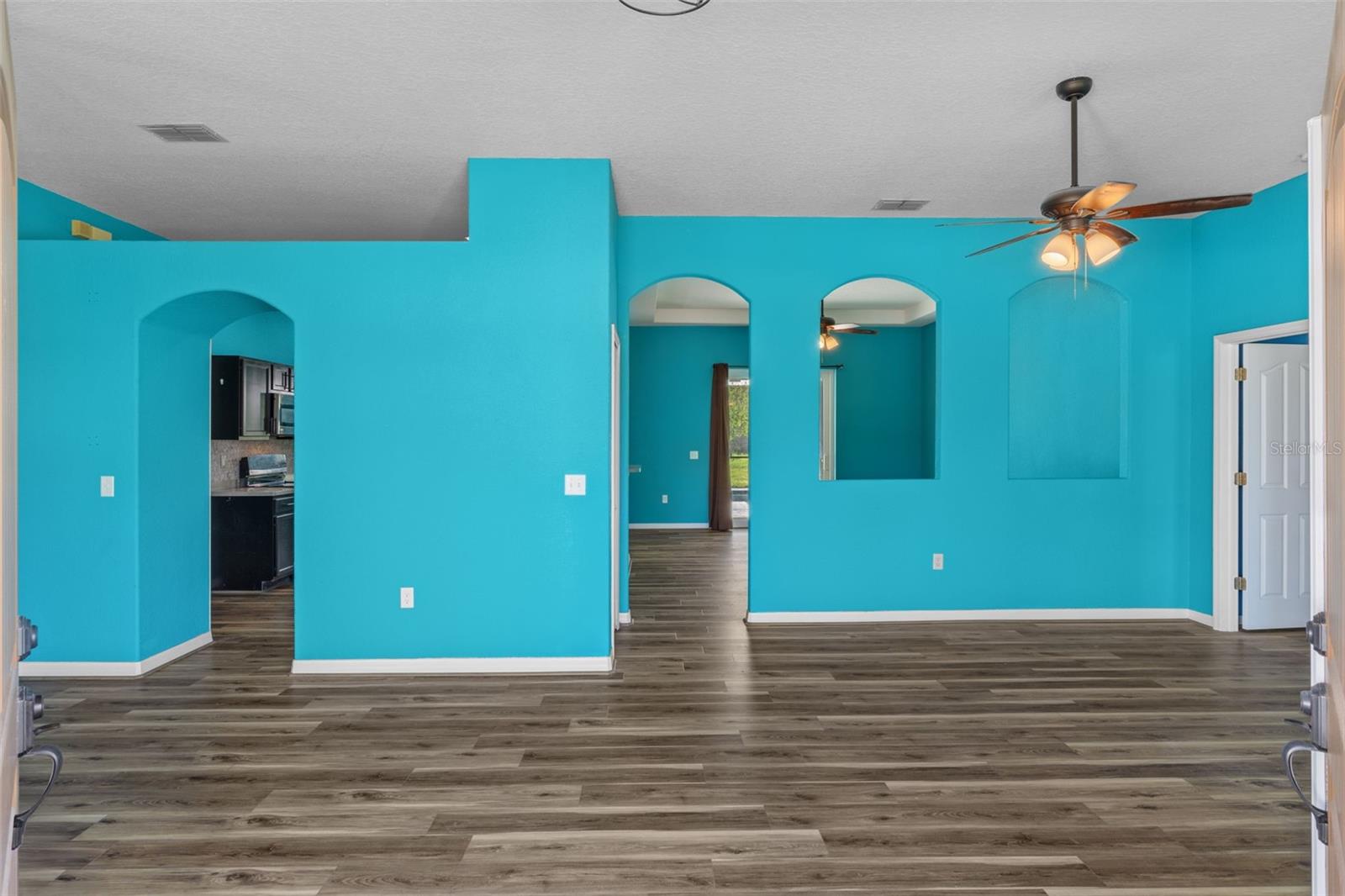 Image 8 of 49 For 17478 Maberly Road