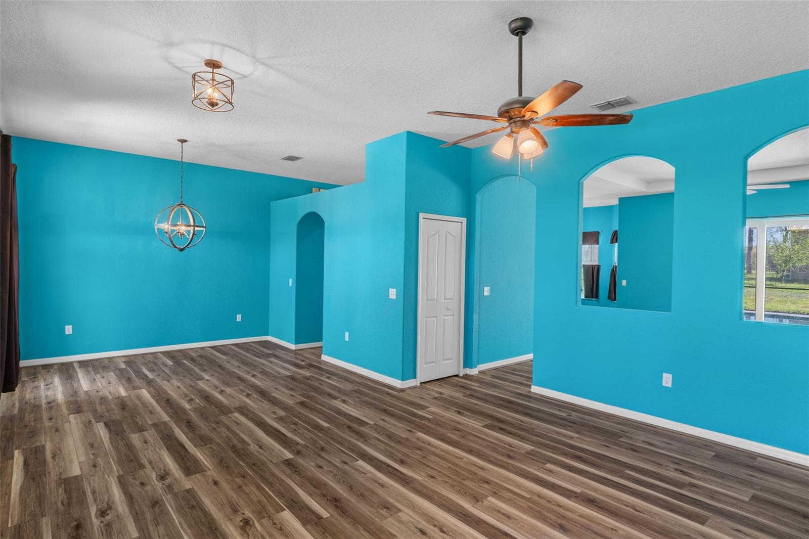 Image 9 of 49 For 17478 Maberly Road