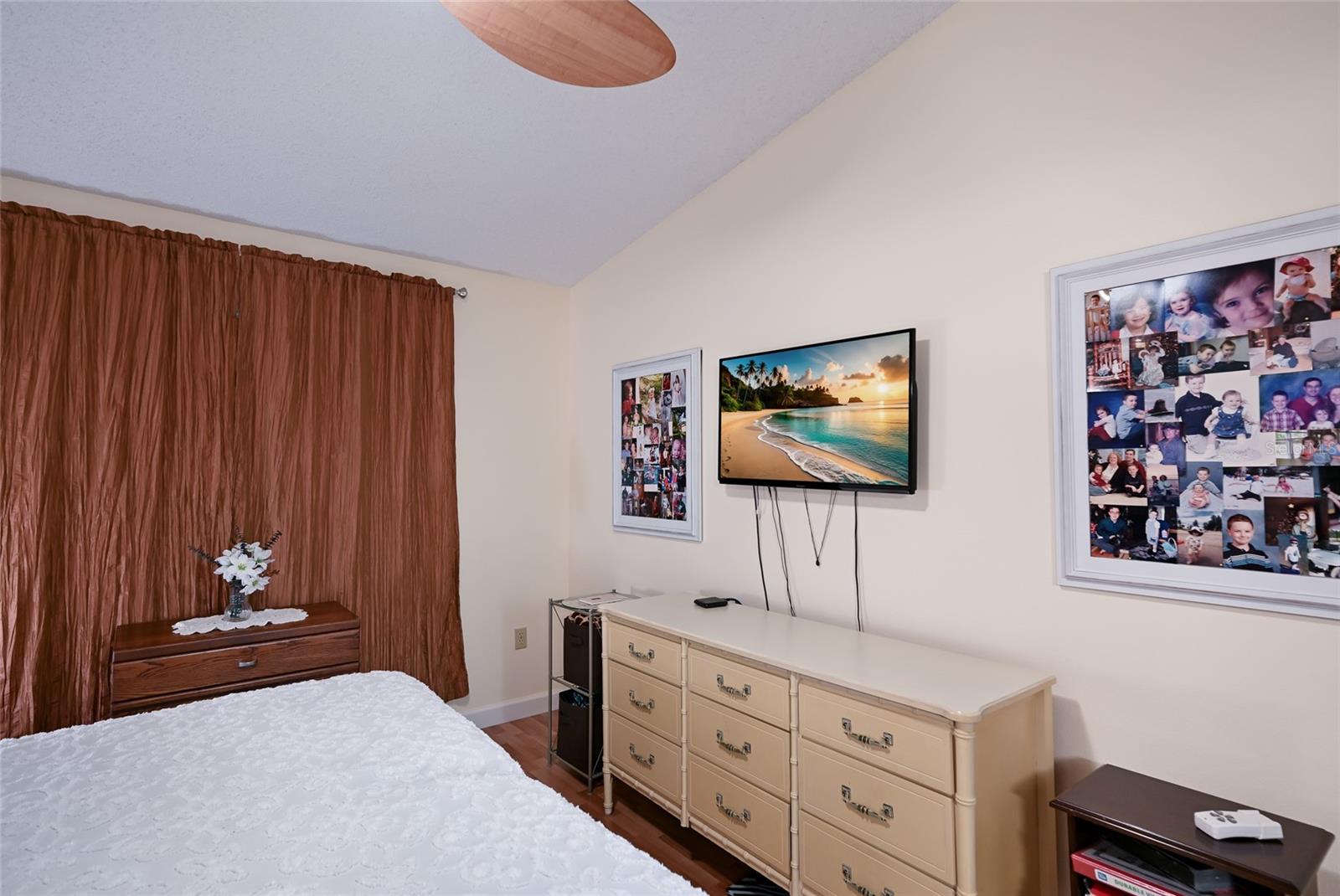 Image 17 of 33 For 3949 38th Street W