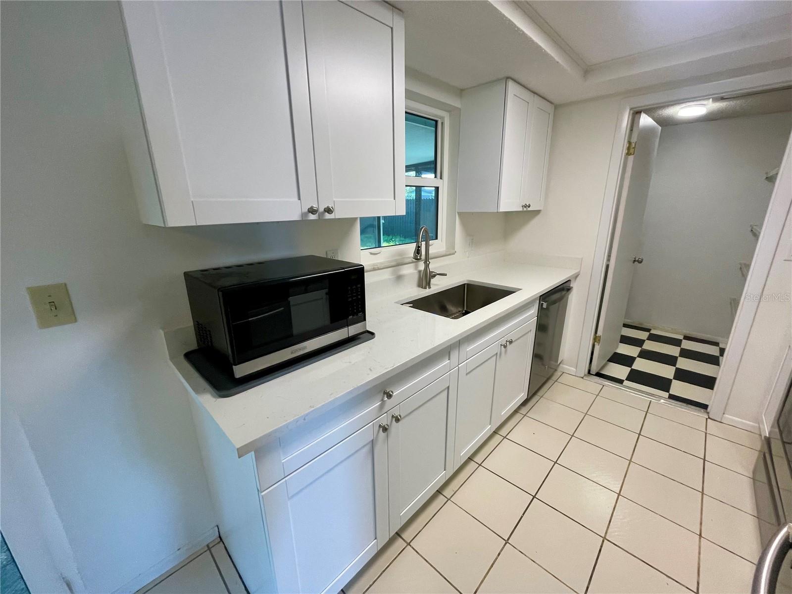 Image 8 of 26 For 5157 Island Date Street