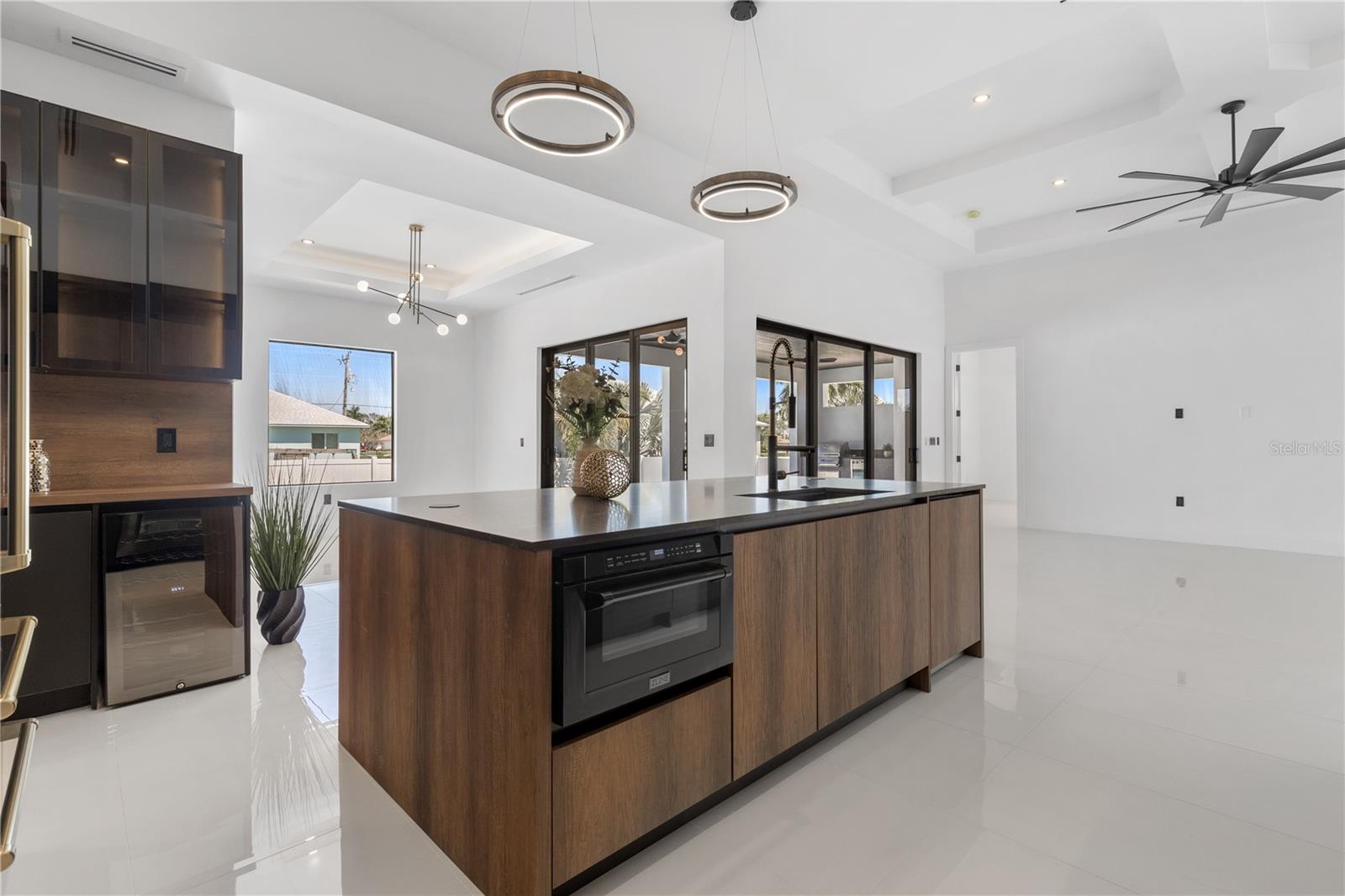 Image 18 of 49 For 3321 3rd Lane