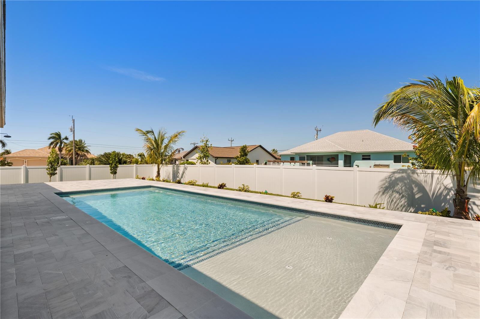 Image 24 of 49 For 3321 3rd Lane