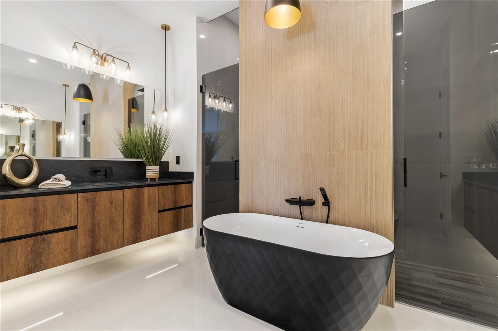 Image 35 of 49 For 3321 3rd Lane