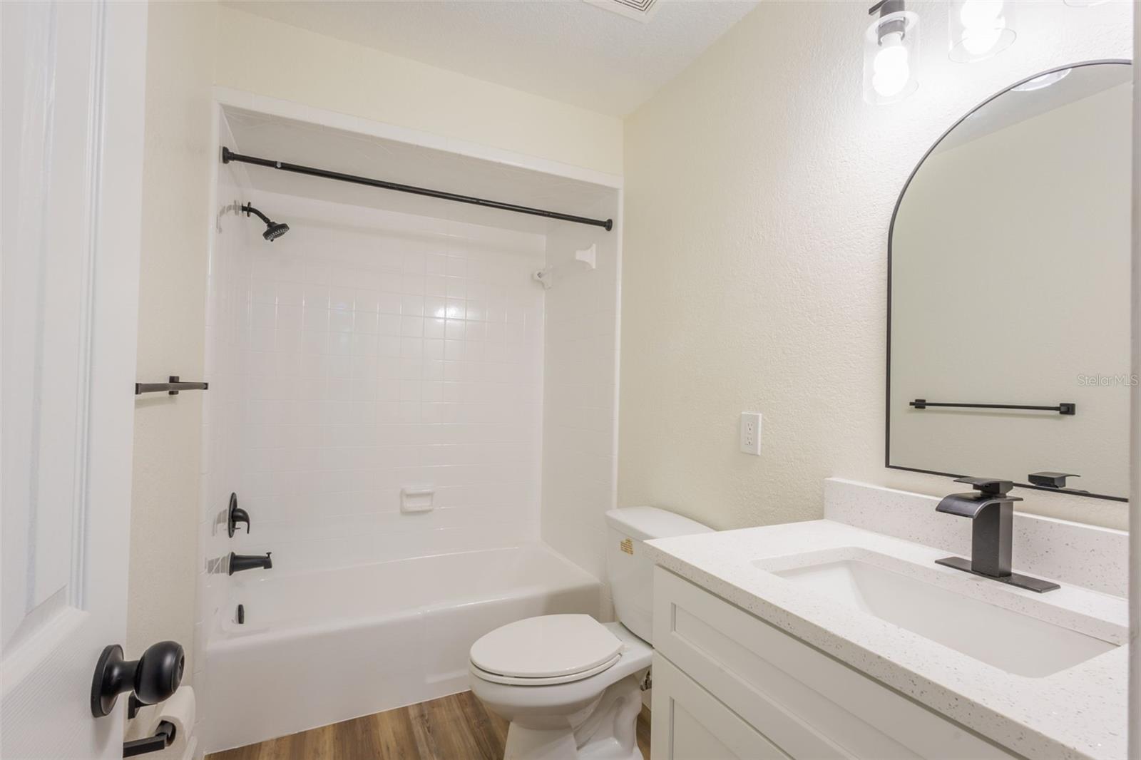 Image 19 of 47 For 1517 Hallam Court N