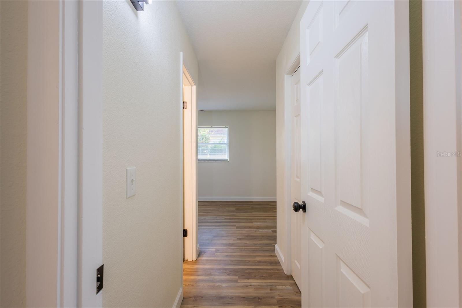 Image 28 of 47 For 1517 Hallam Court N