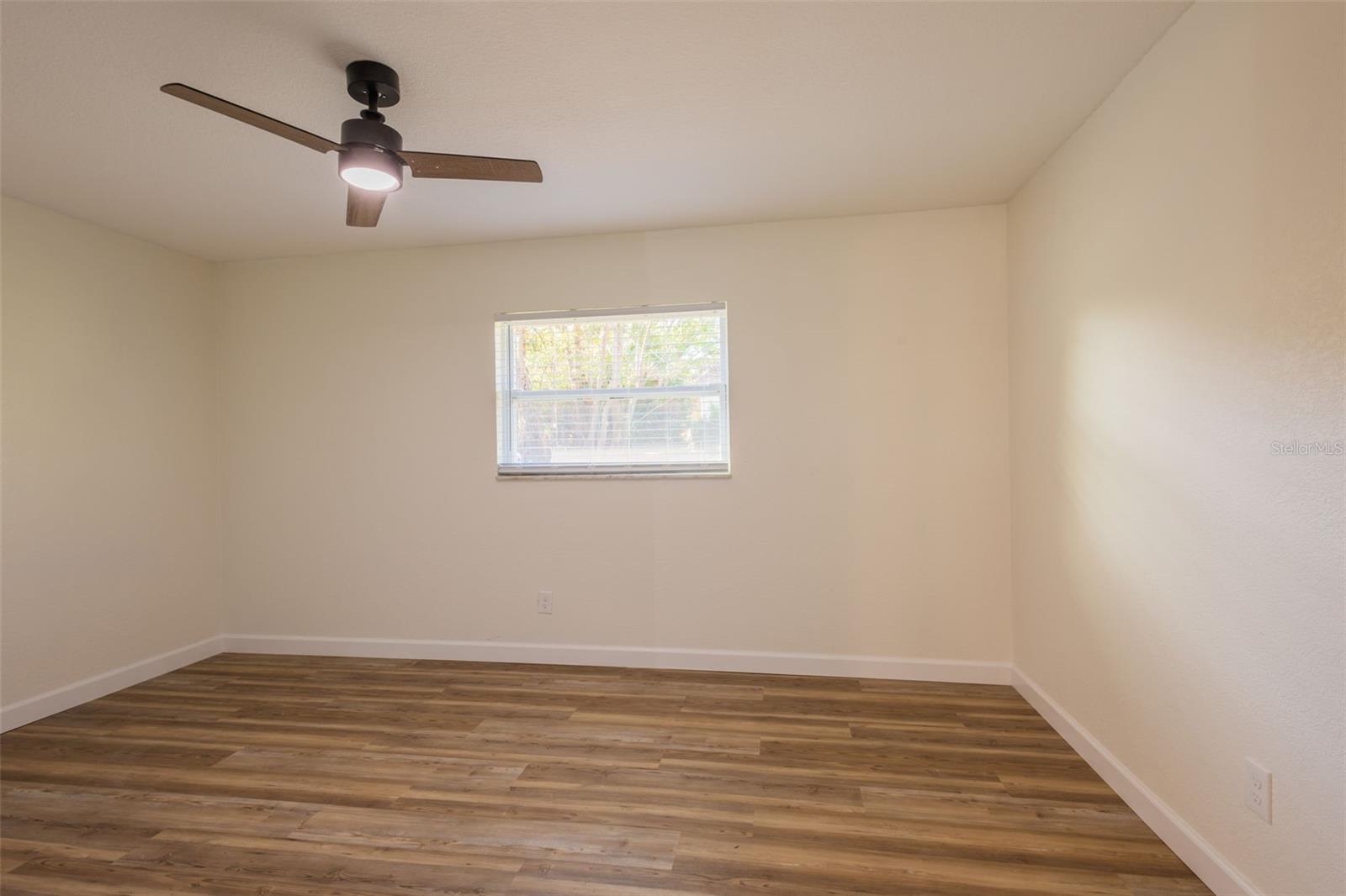 Image 31 of 47 For 1517 Hallam Court N