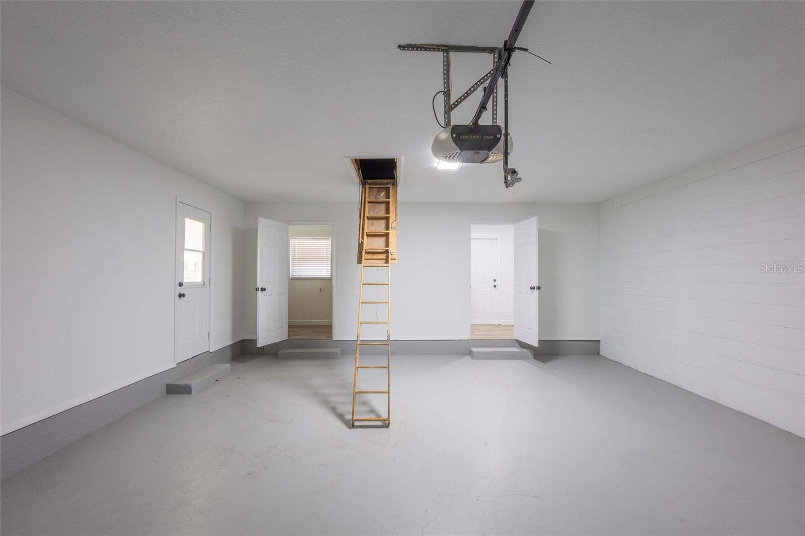 Image 36 of 47 For 1517 Hallam Court N