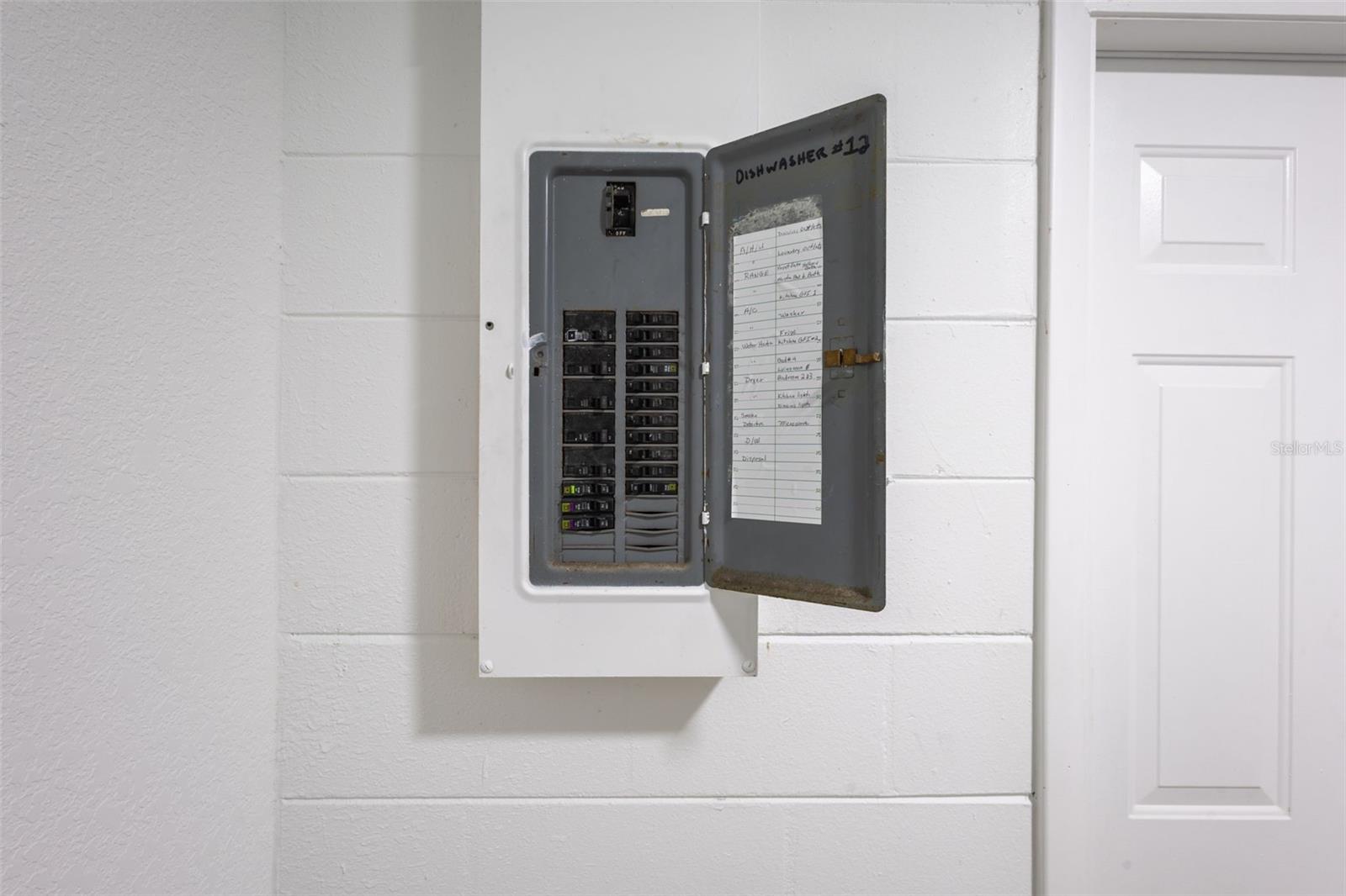 Image 37 of 47 For 1517 Hallam Court N