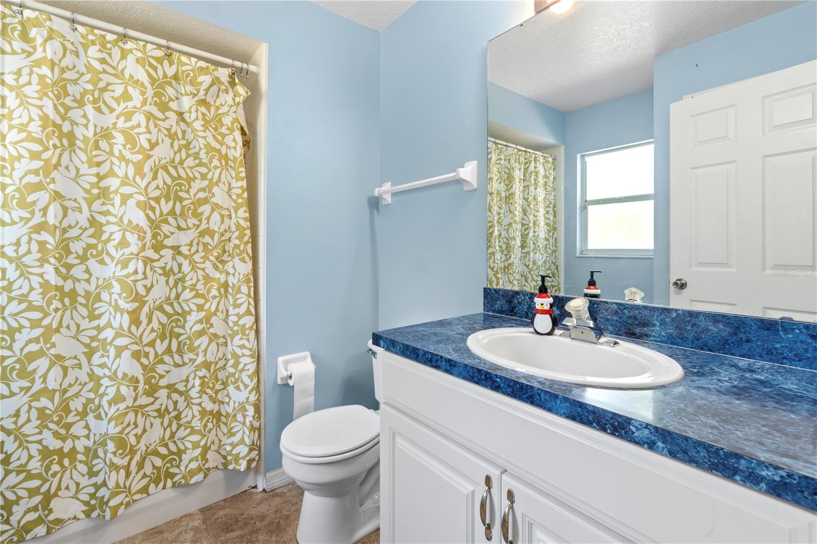 Image 12 of 16 For 646 Park Valley Circle