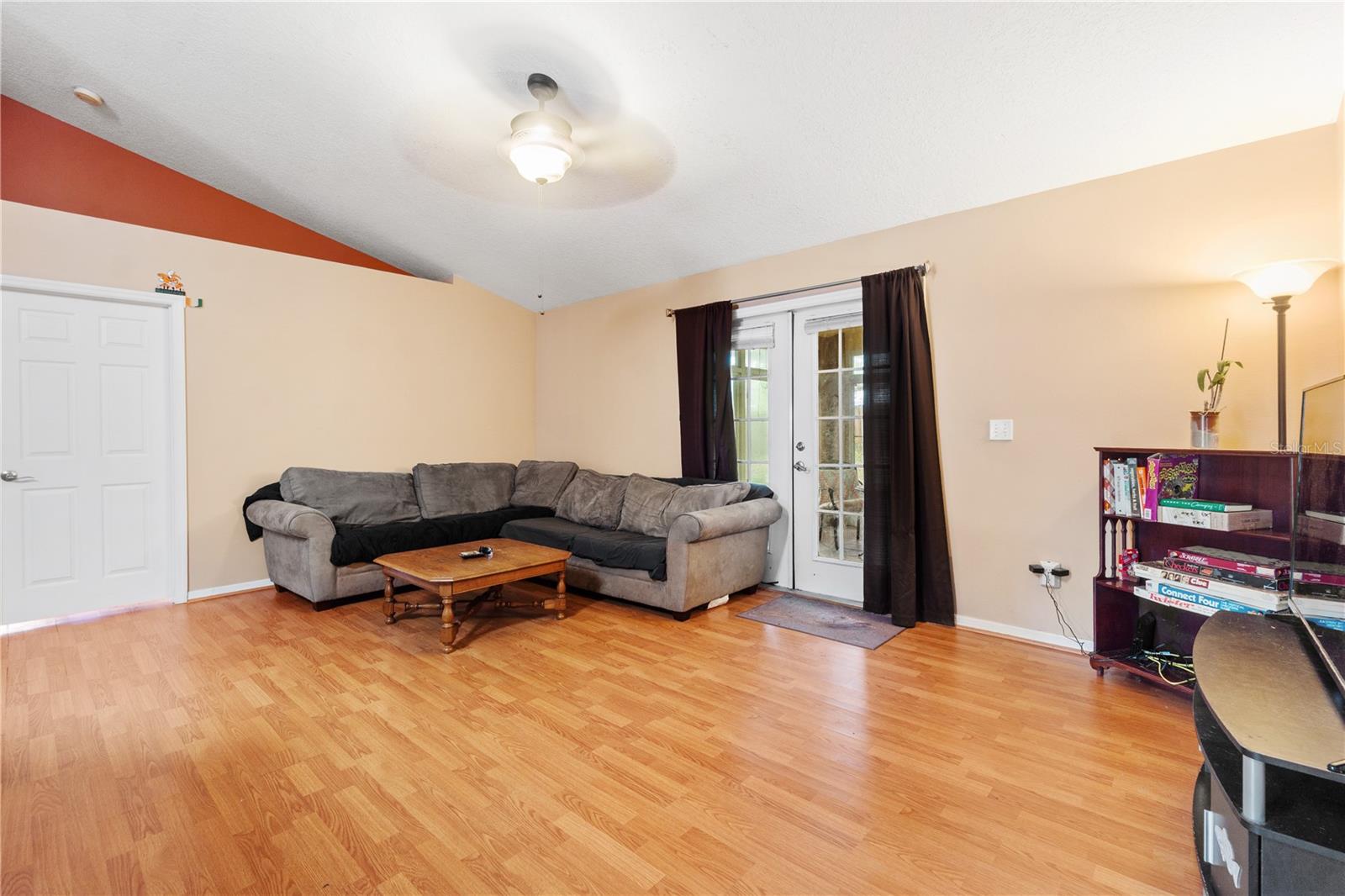 Image 3 of 16 For 646 Park Valley Circle