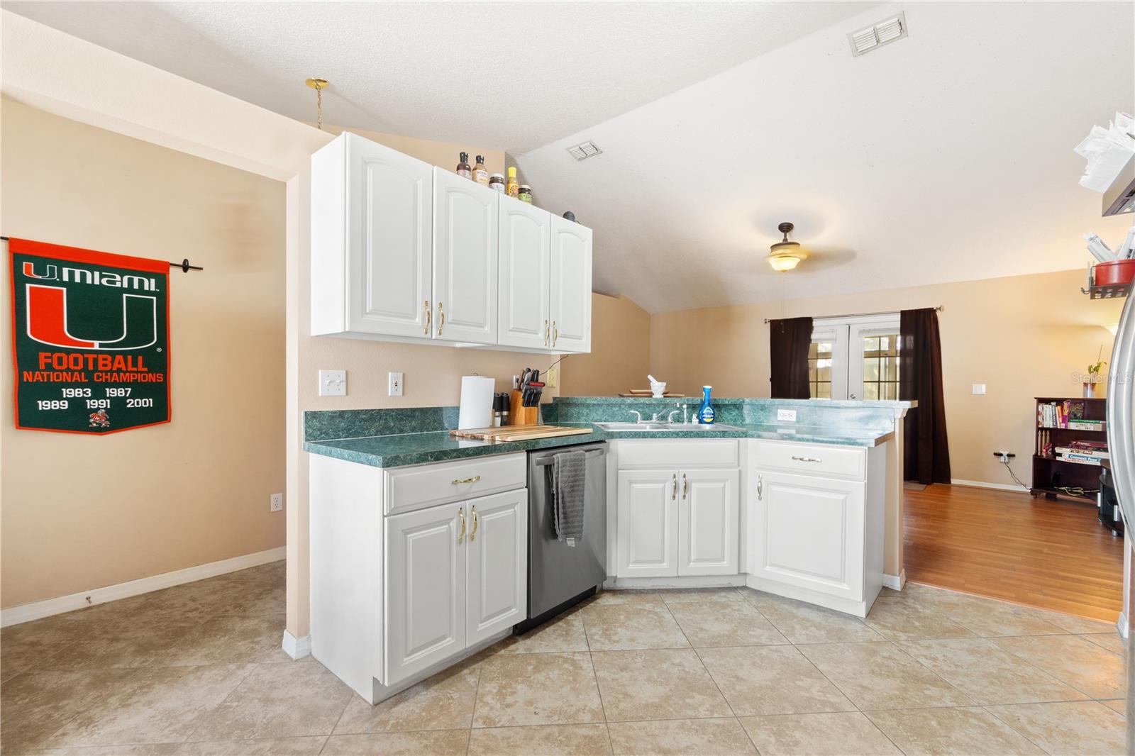 Image 4 of 16 For 646 Park Valley Circle