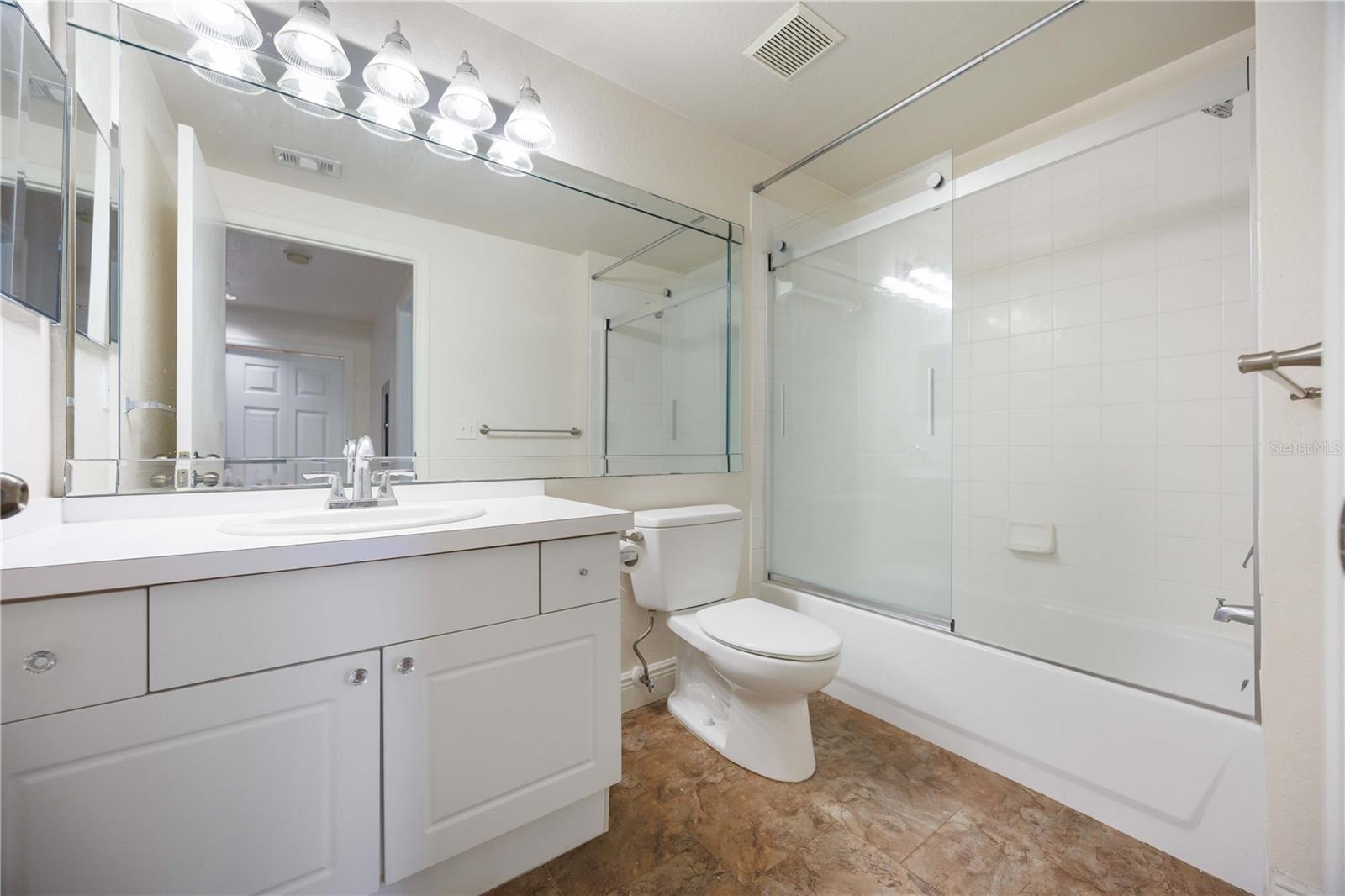 Image 15 of 25 For 5146 Northridge Road 210