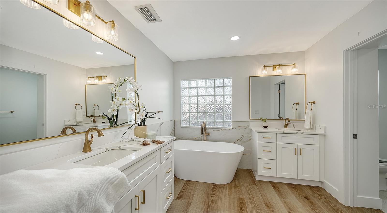 Image 36 of 96 For 339 Treasure Boat Way