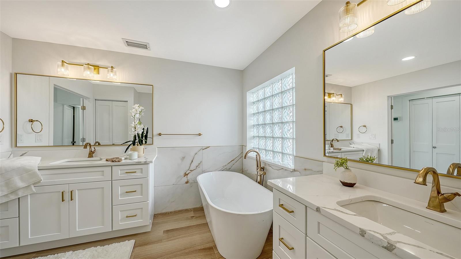 Image 37 of 96 For 339 Treasure Boat Way