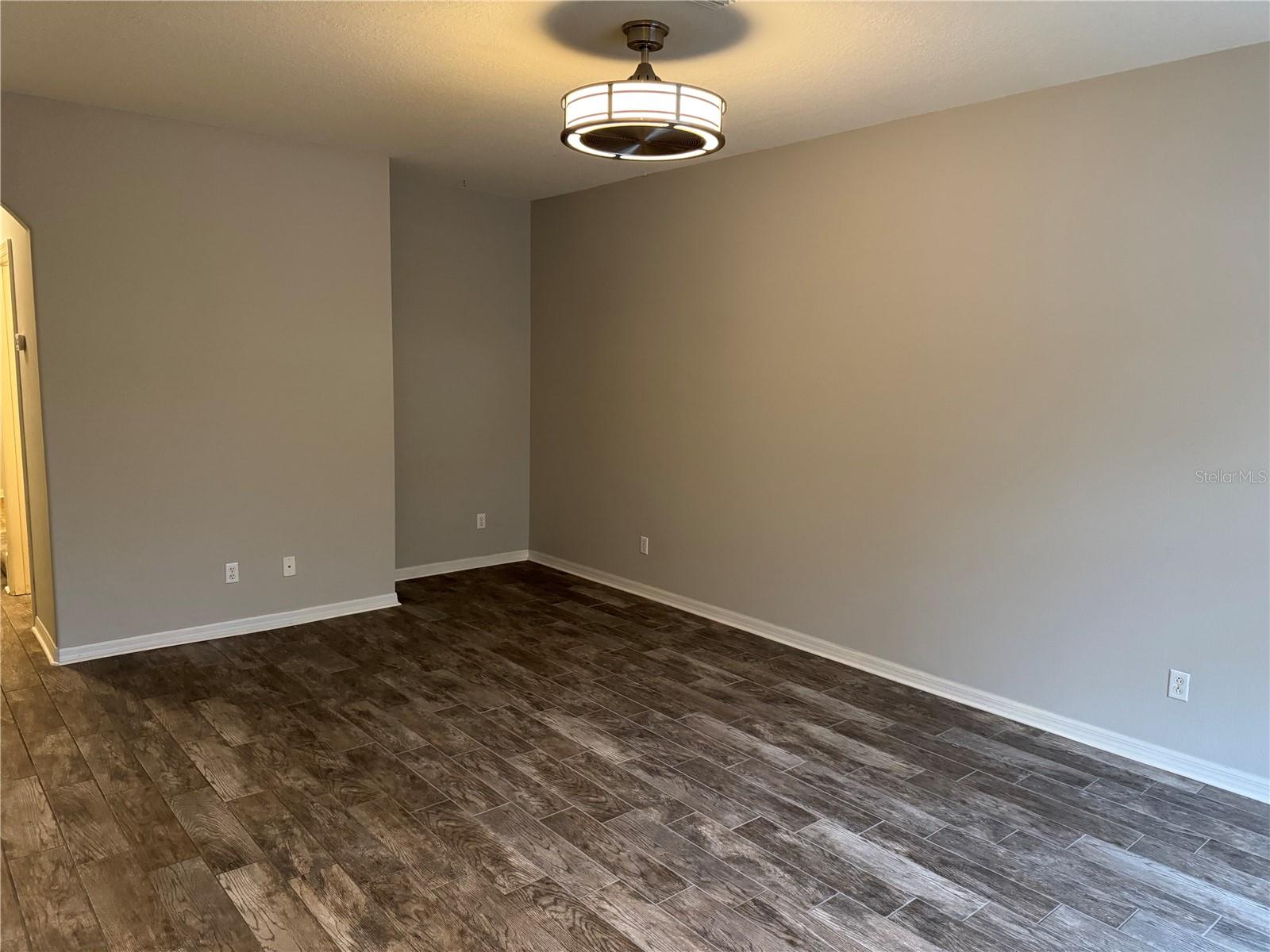 Image 5 of 22 For 280 Cape Harbour Loop 106