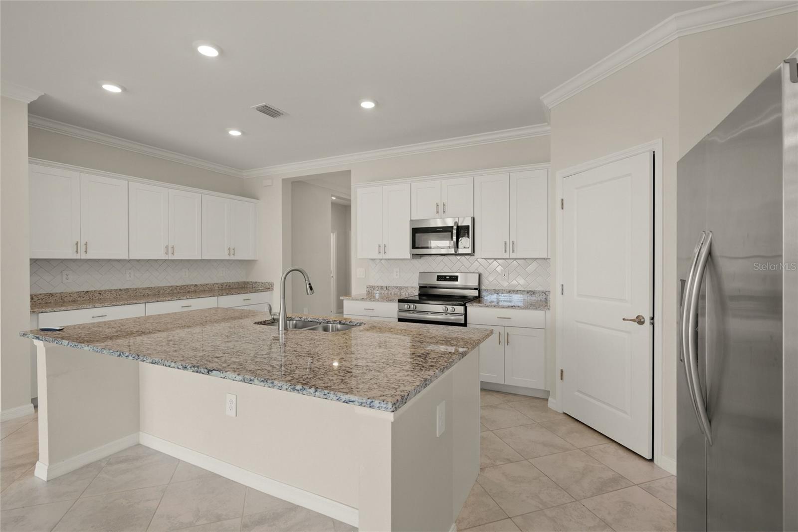 Image 7 of 48 For 11165 Balfour Street