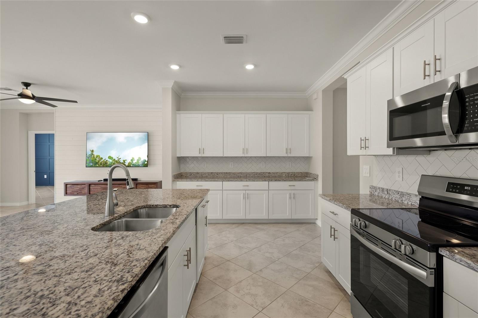 Image 8 of 48 For 11165 Balfour Street