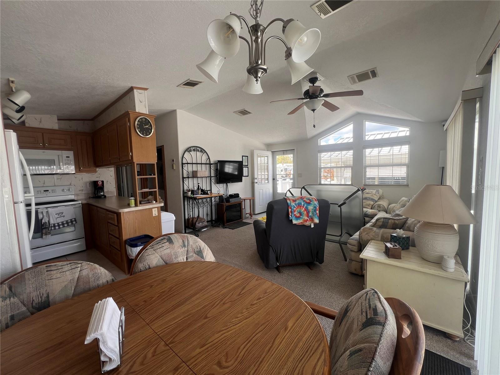 Image 10 of 18 For 9000 Us Highway 192 135