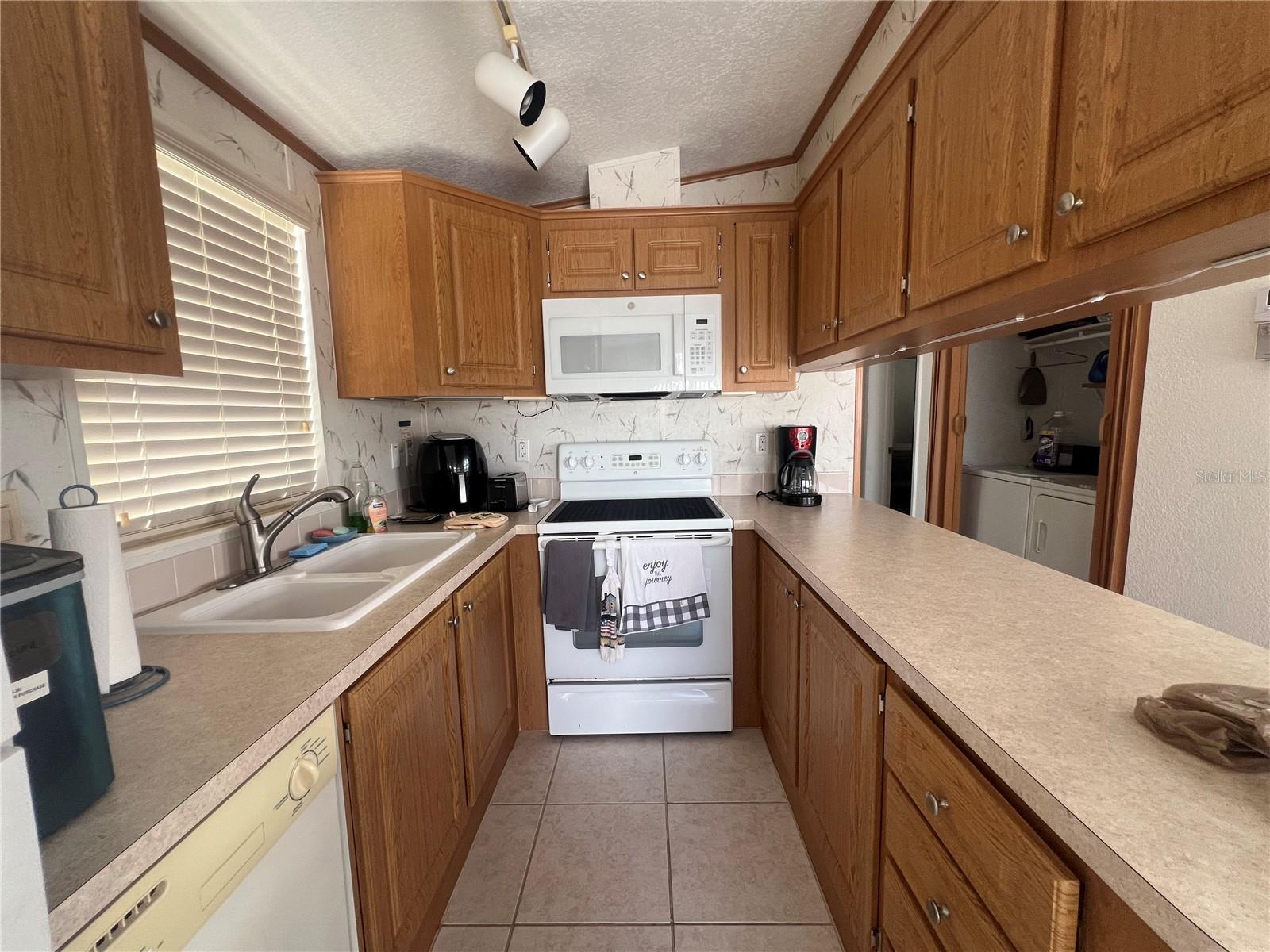 Image 12 of 18 For 9000 Us Highway 192 135