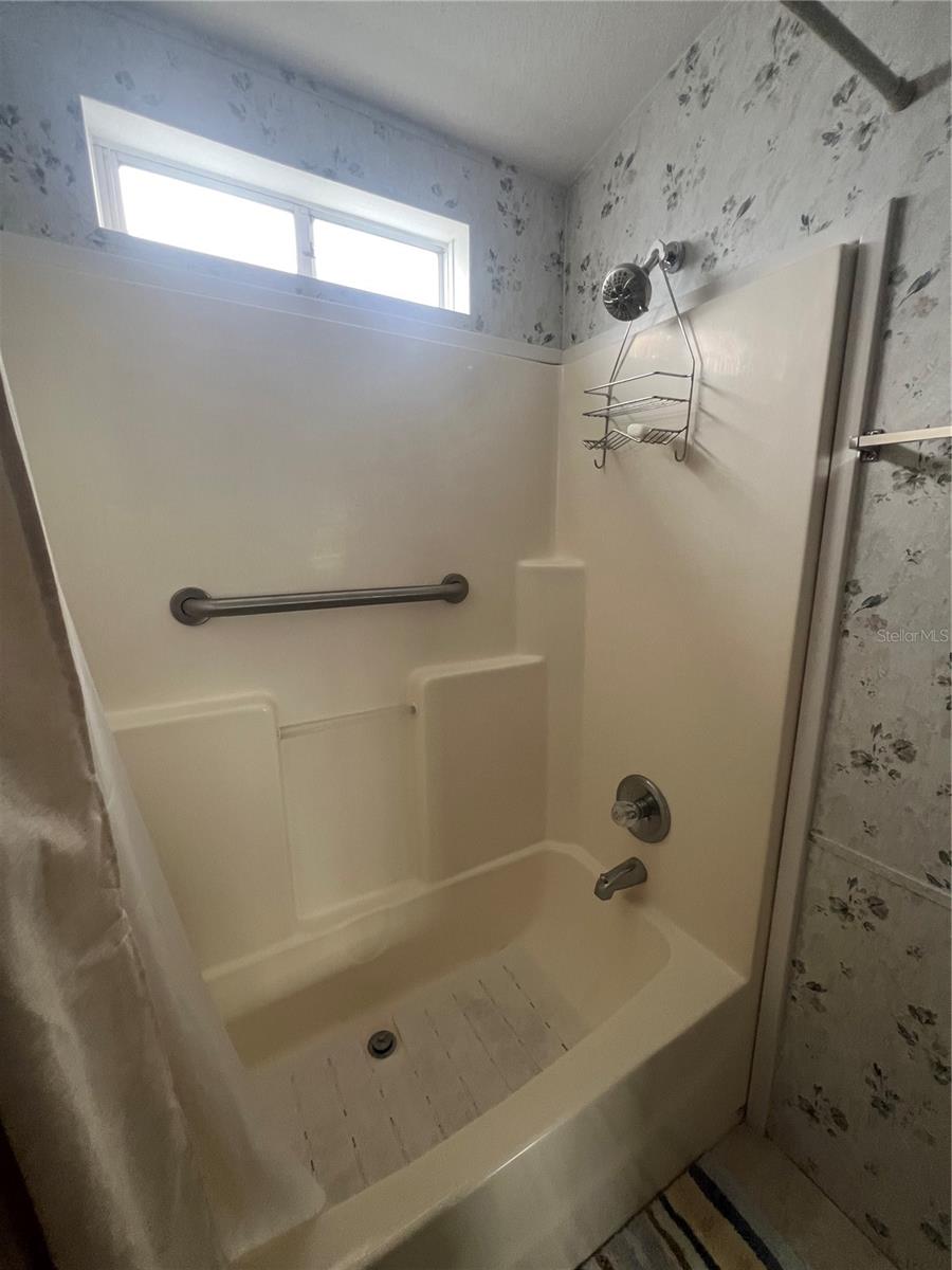 Image 16 of 18 For 9000 Us Highway 192 135