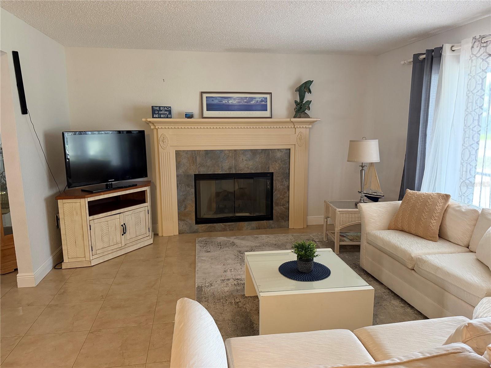 Image 23 of 29 For 1500 Crest Drive