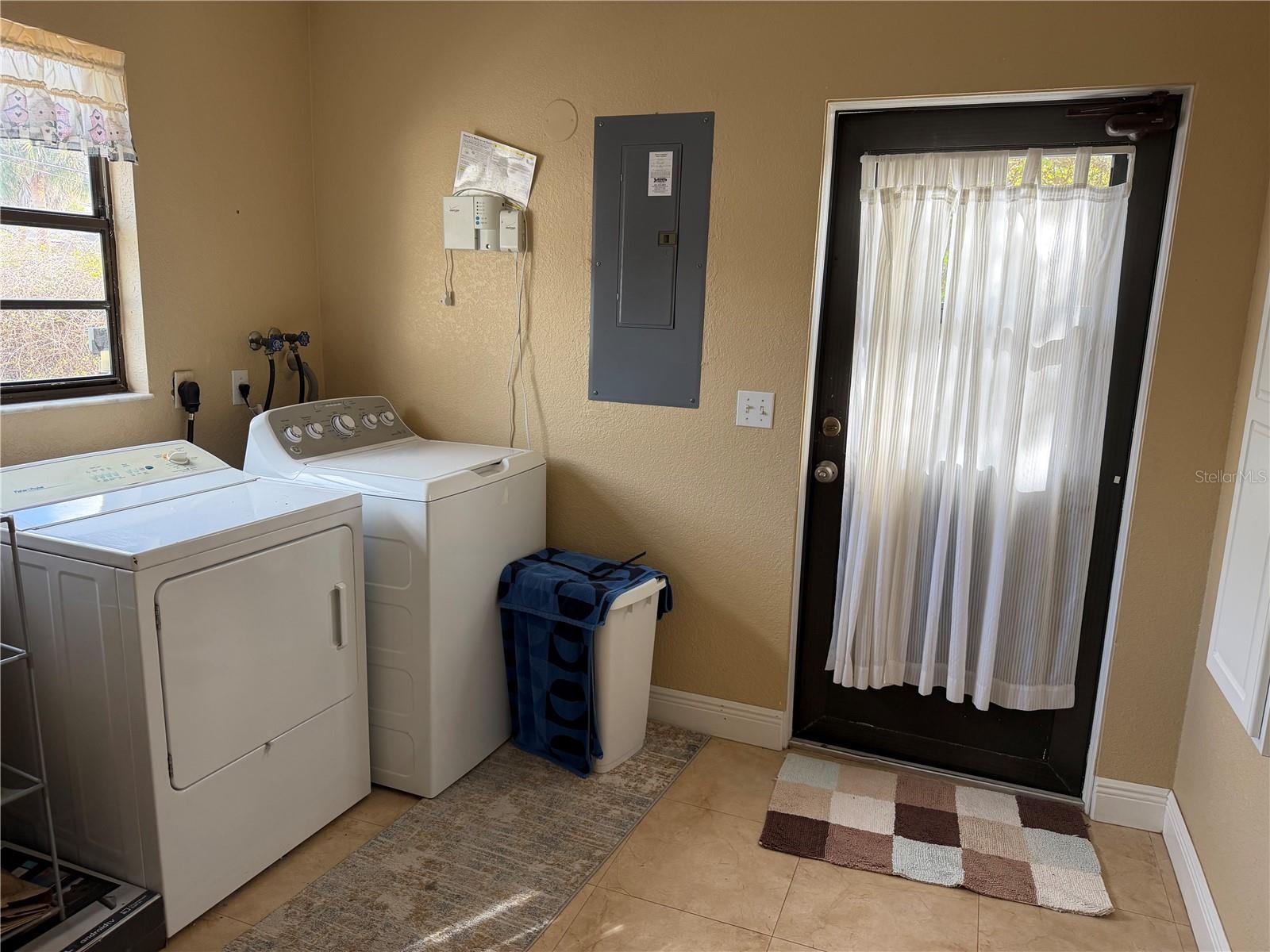 Image 25 of 29 For 1500 Crest Drive