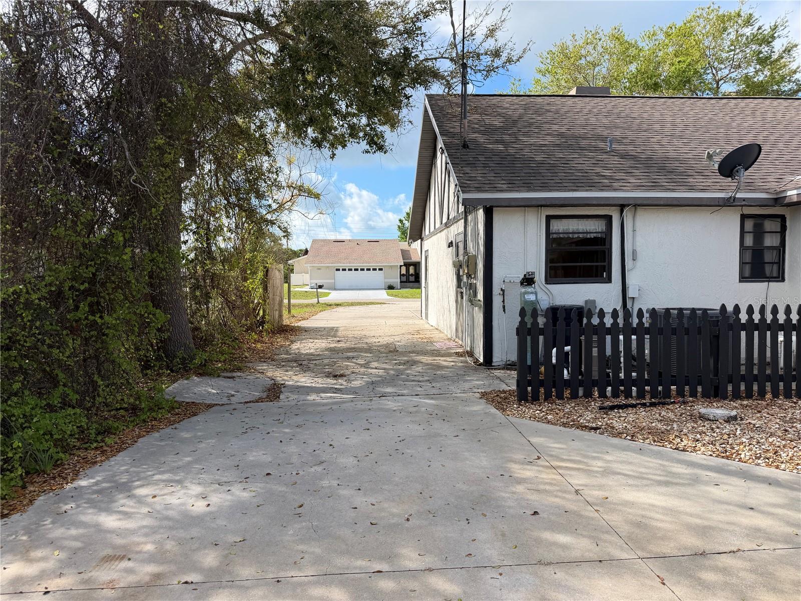 Image 4 of 29 For 1500 Crest Drive