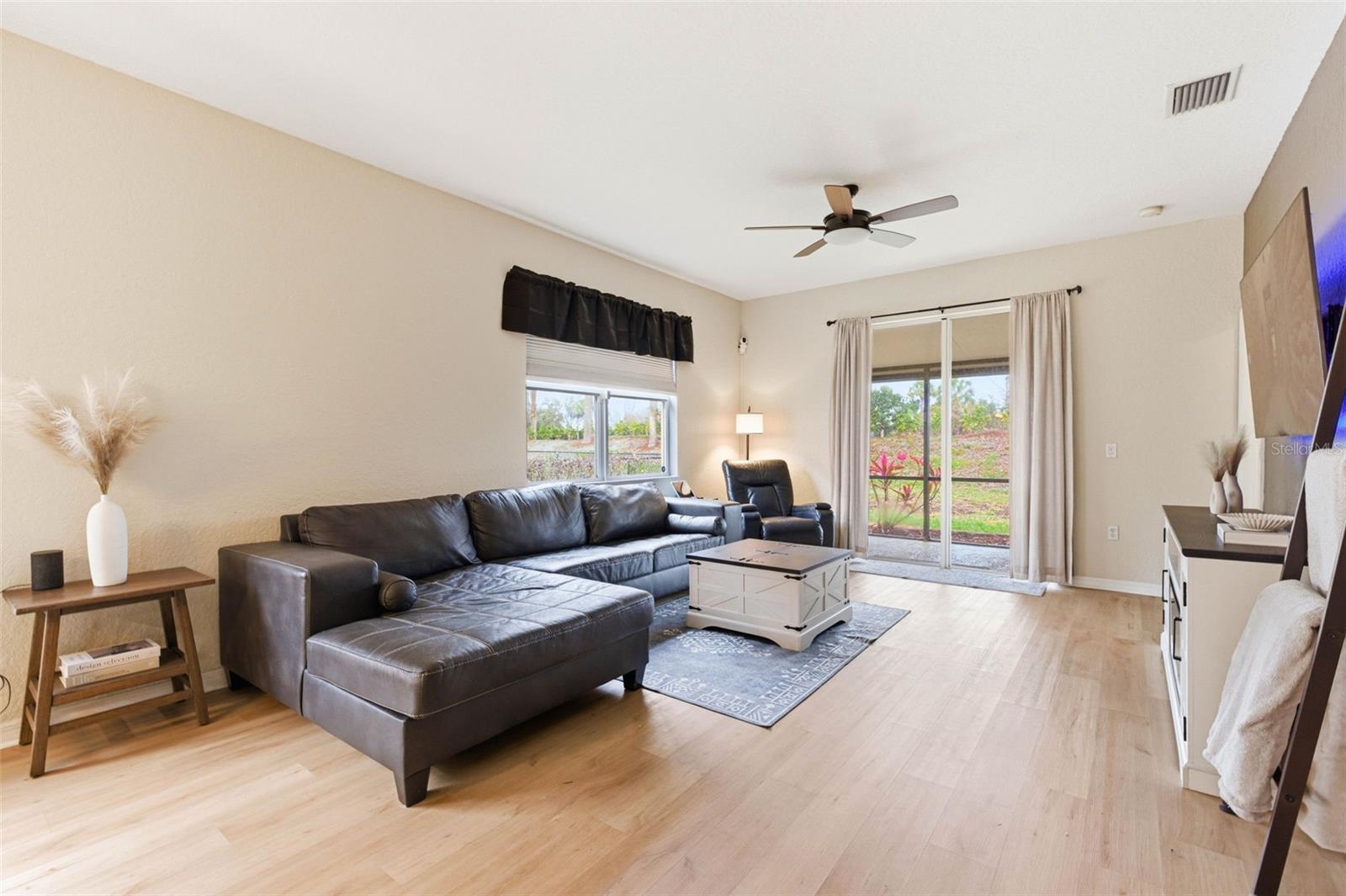 Image 24 of 44 For 7031 Chatum Light Run